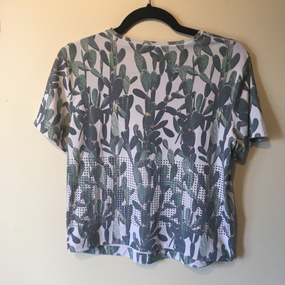 Lululemon size 6 perfectly perfed tee. - Picture 9 of 13